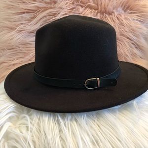 FASHION HAT NWT 👑